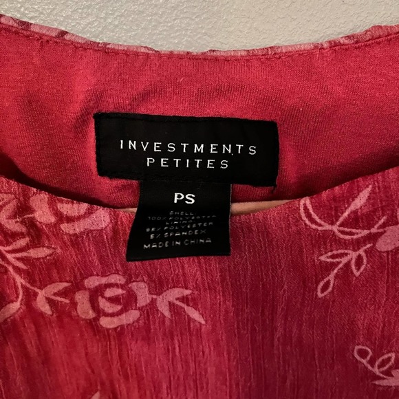 Investments Dillard's Flowy Overlay Lined Top Petite Small Red Dolman Sleeve - Picture 2 of 3